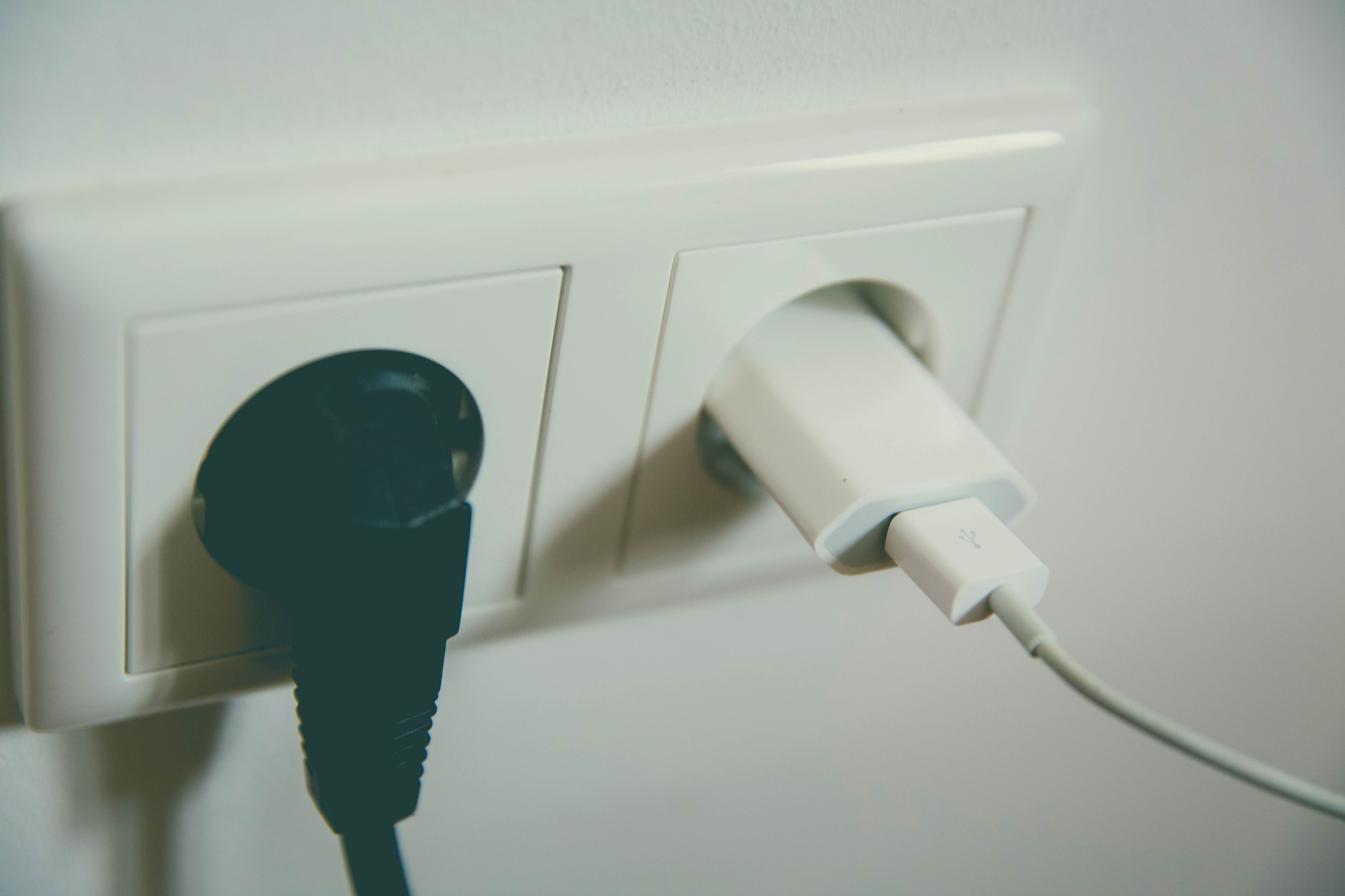 Does Leaving Your Charger Plugged In Waste Electricity? — article hero image