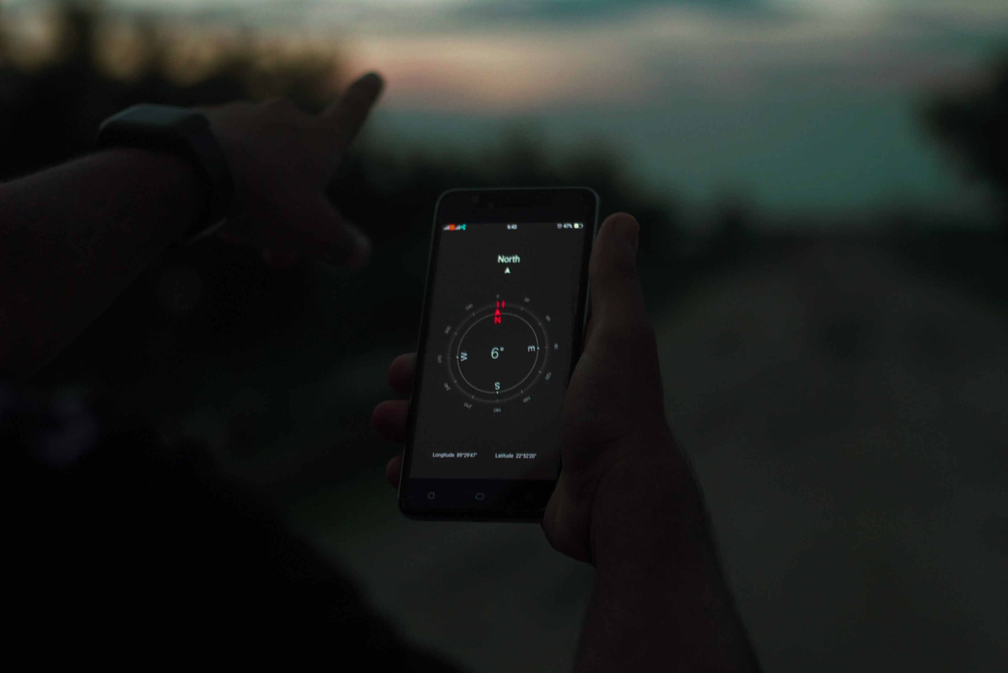 How Does Your Phone Know Where North Is? — article hero image