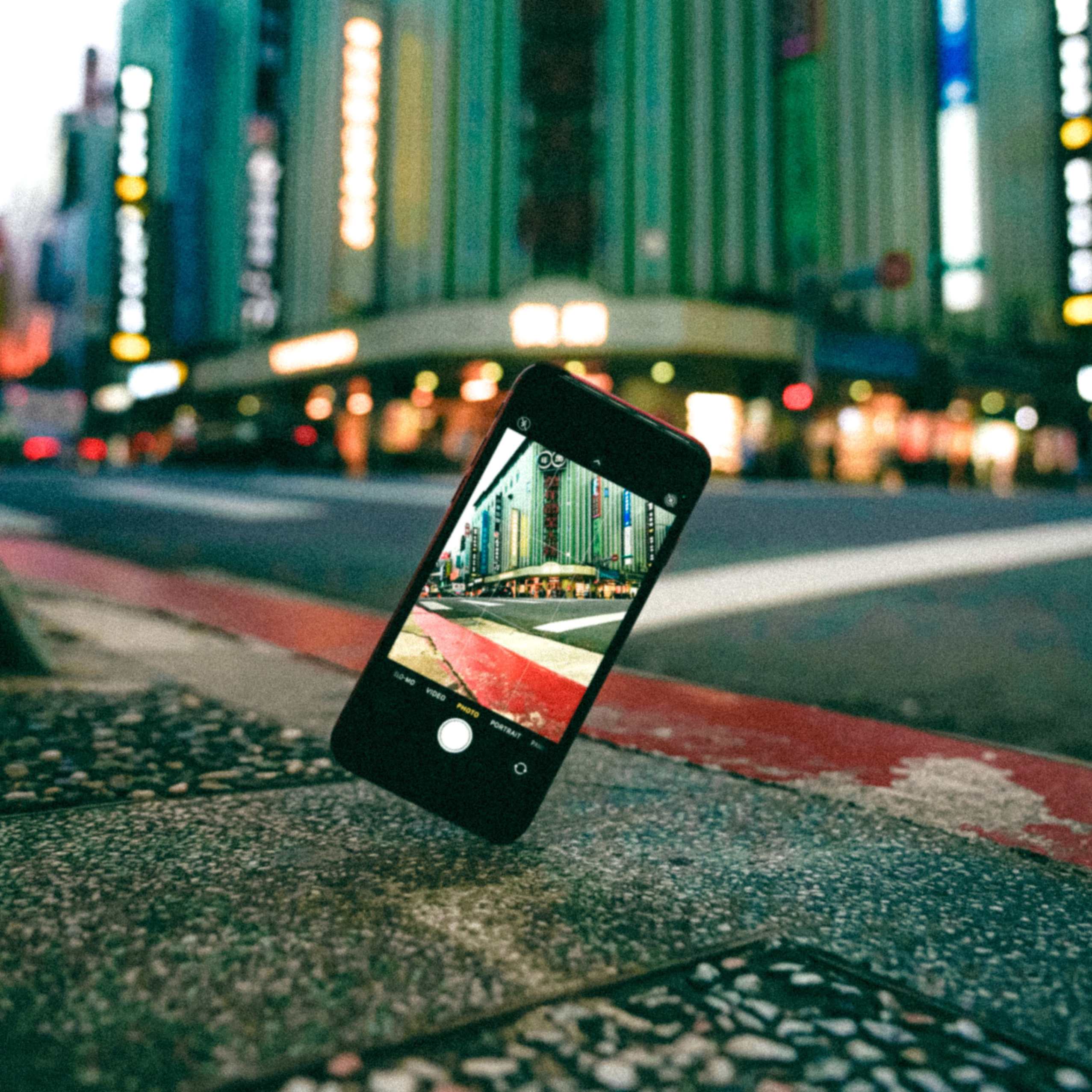 How Does Your Phone Know Which Way Is Up? — article hero image