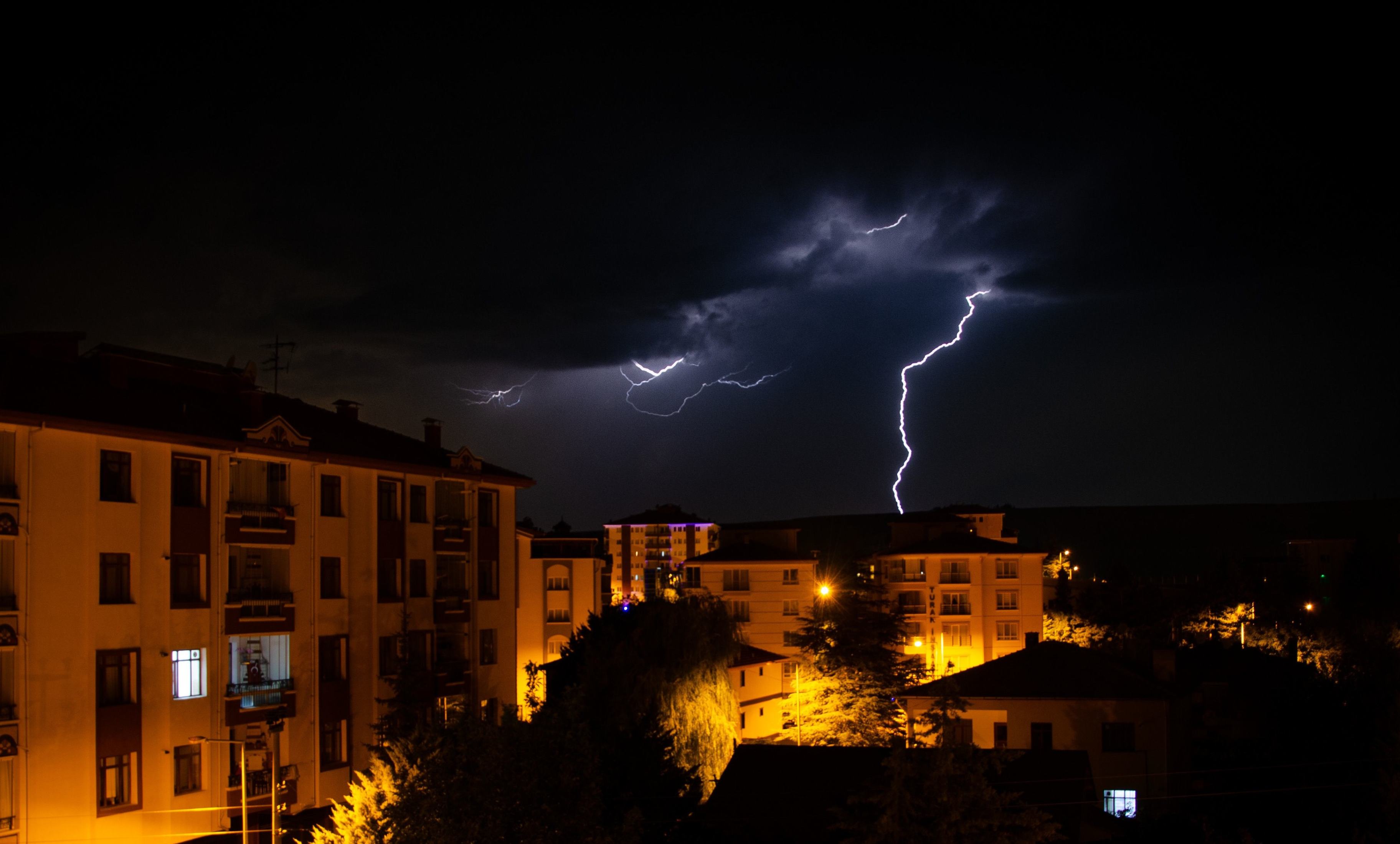 Why Can You See Lightning Before You Hear Thunder? — article hero image