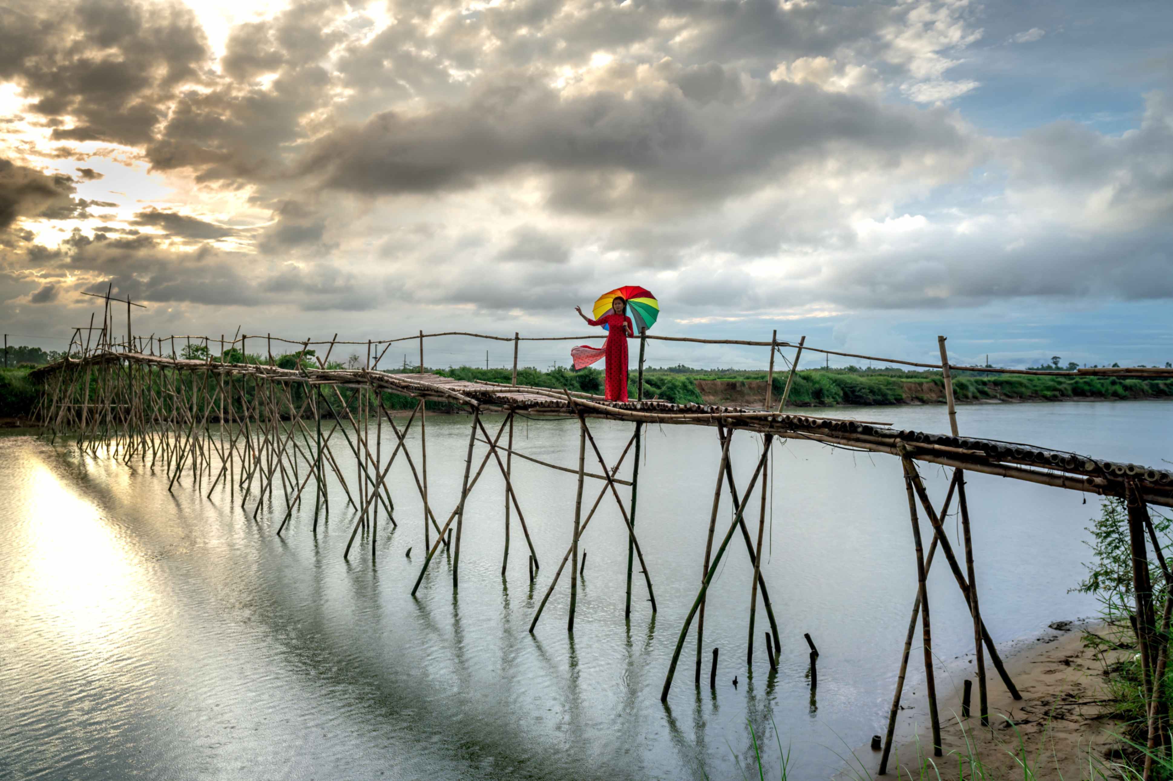 Why Do Bridges Sometimes Wobble? — article hero image