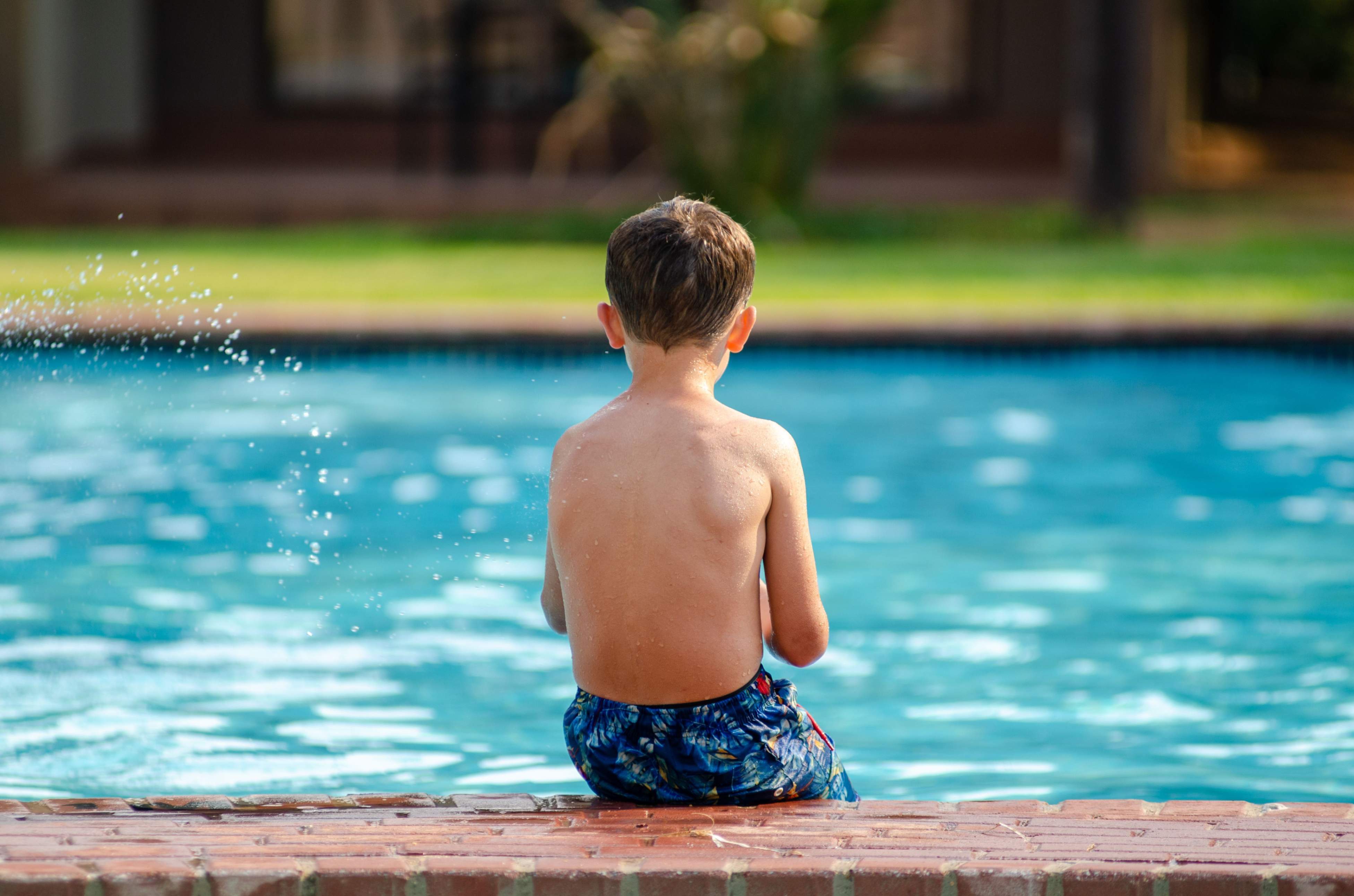 Why Do You Feel Colder When You Get Out of a Swimming Pool? — article hero image