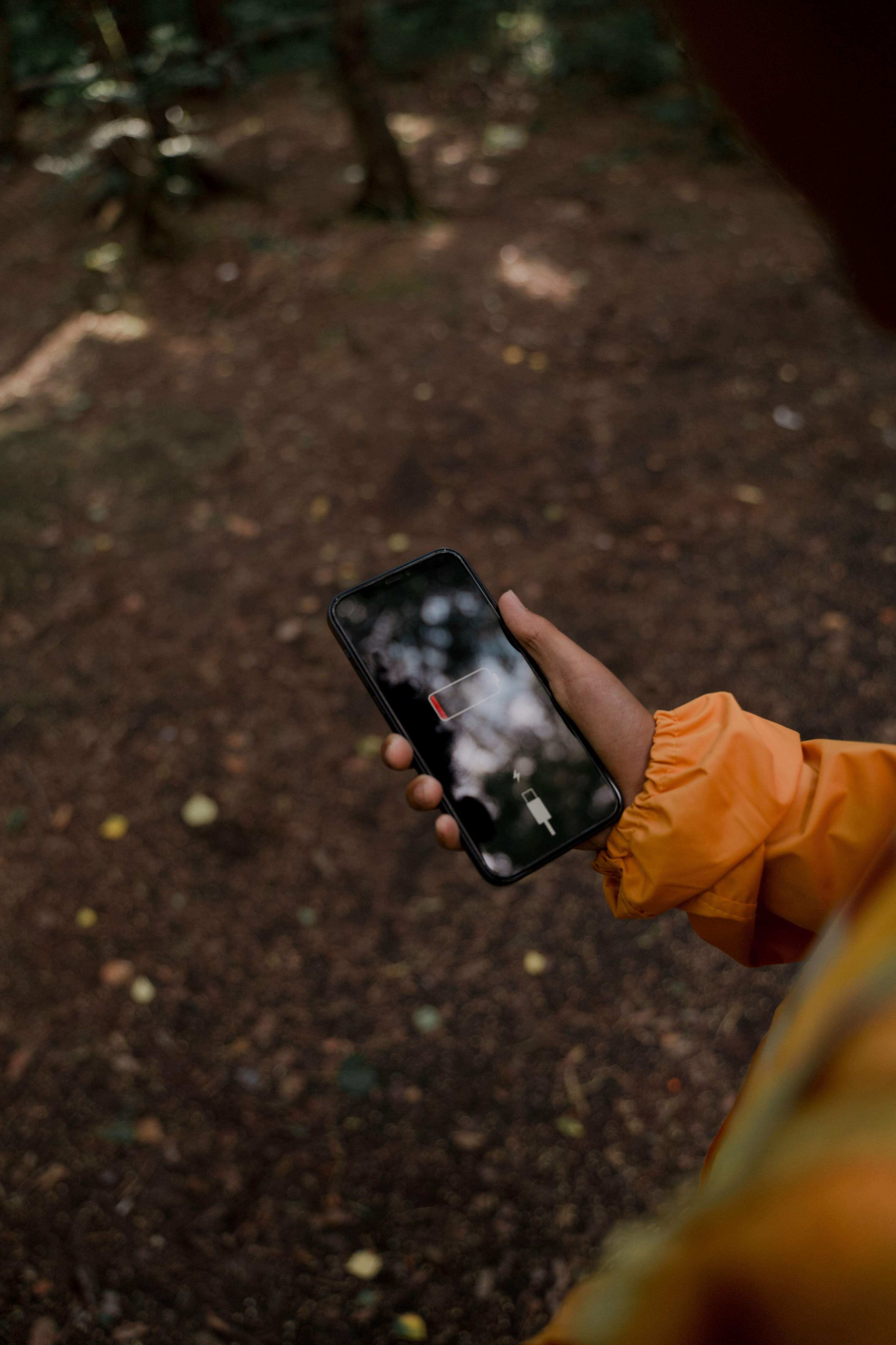Why Does Your Phone Battery Die Faster in the Cold? — article hero image