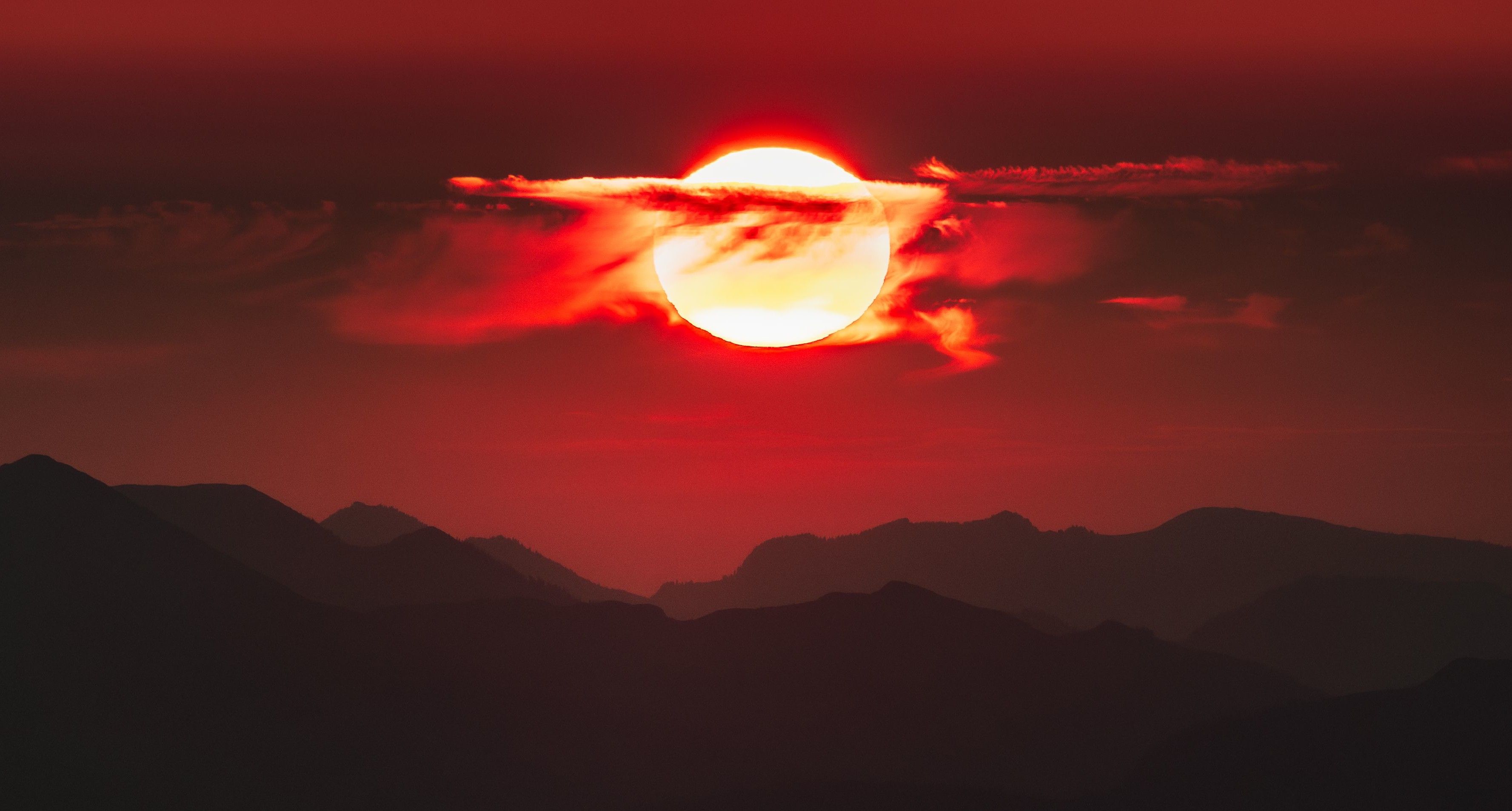 Why Doesn't the Sun Run Out of Fuel? — article hero image